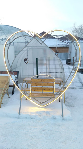 Скамейка «Сердце» — фото